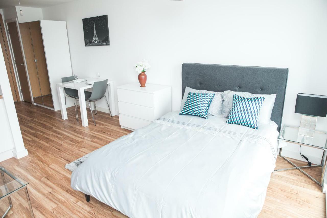 Studio Apartments Free Street Parking Subject To Availability マンチェスター エクステリア 写真