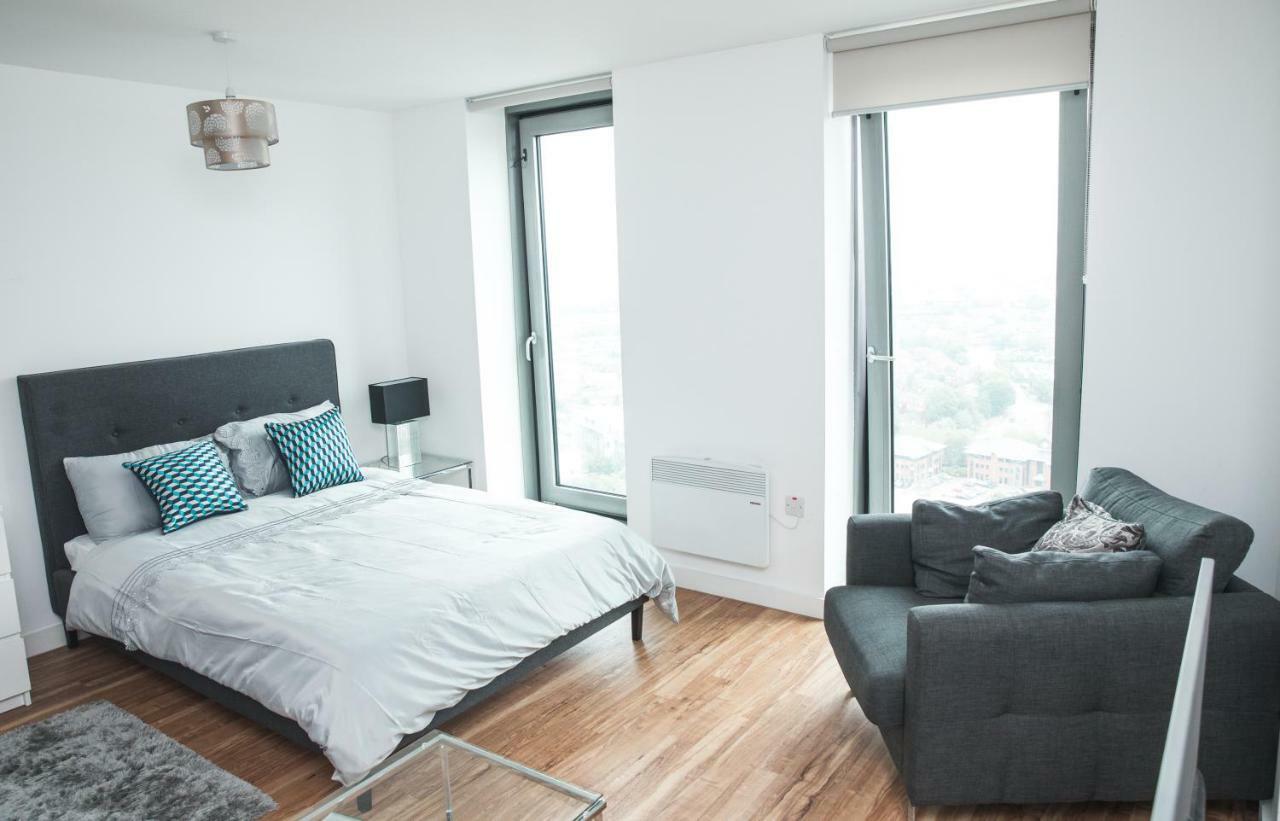 Studio Apartments Free Street Parking Subject To Availability マンチェスター エクステリア 写真