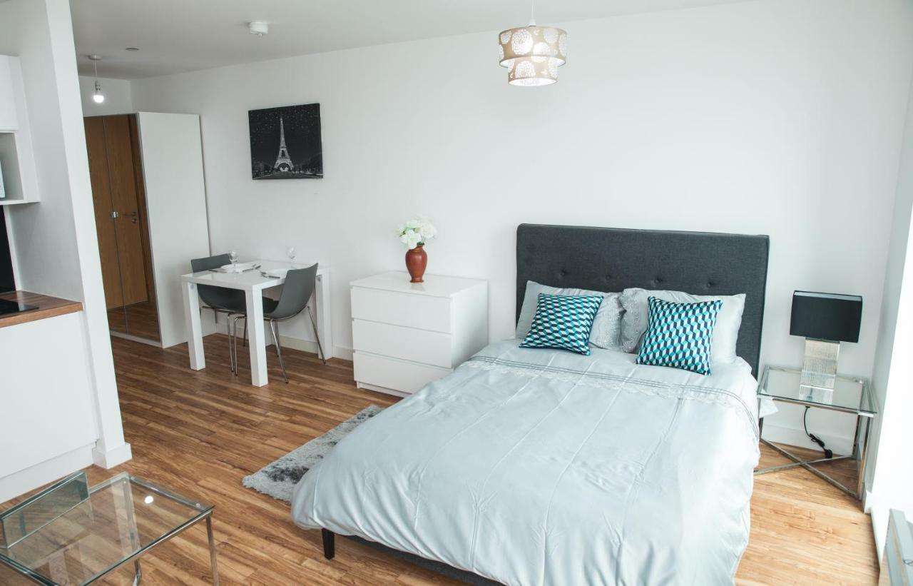 Studio Apartments Free Street Parking Subject To Availability マンチェスター エクステリア 写真